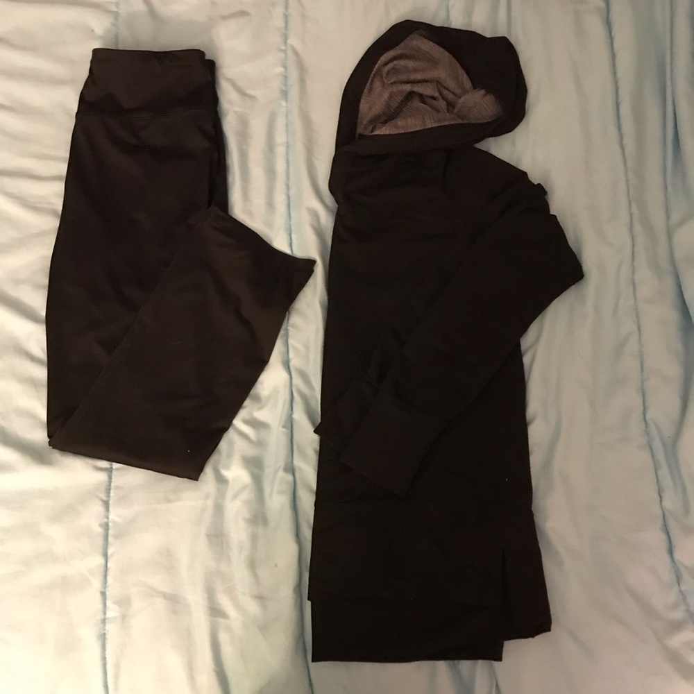 Athletic wear set